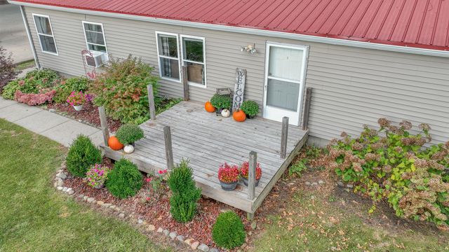 2795 S Range Road, Knox, IN 46534