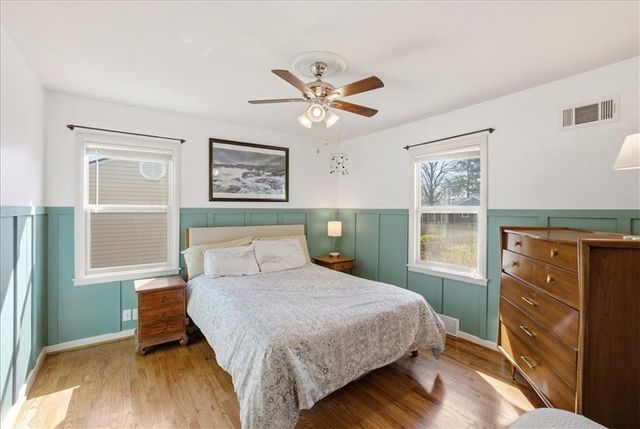 5517 W 70th Street, Prairie Village, KS 66208