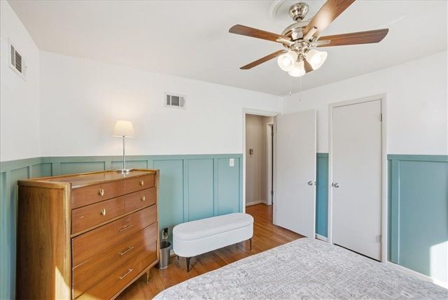 5517 W 70th Street, Prairie Village, KS 66208