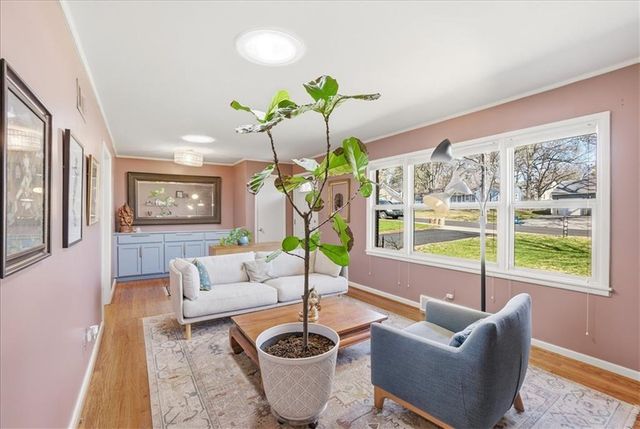 5517 W 70th Street, Prairie Village, KS 66208