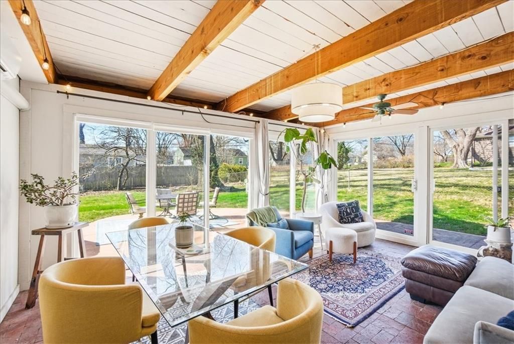 5517 W 70th Street, Prairie Village, KS 66208