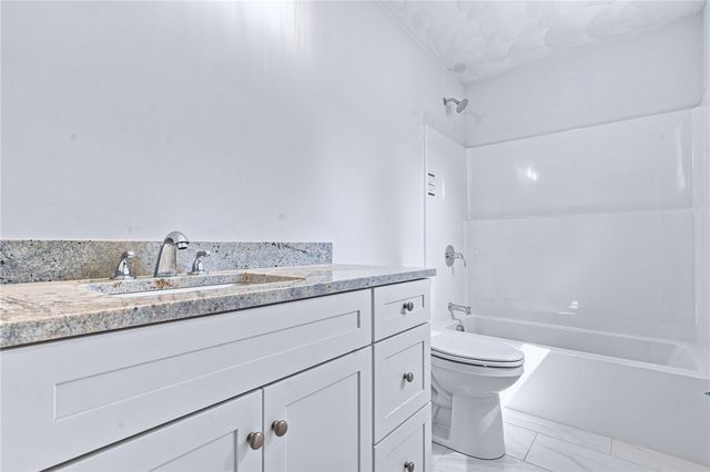 18 Koutsogiane Drive, Cranston, RI 02920