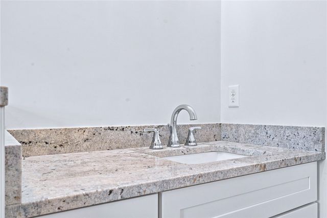 18 Koutsogiane Drive, Cranston, RI 02920