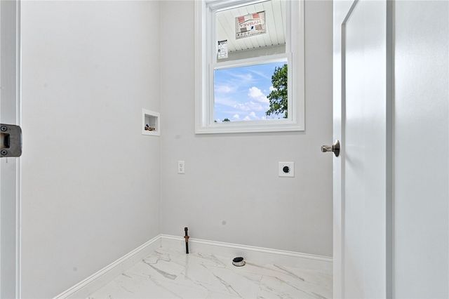 18 Koutsogiane Drive, Cranston, RI 02920
