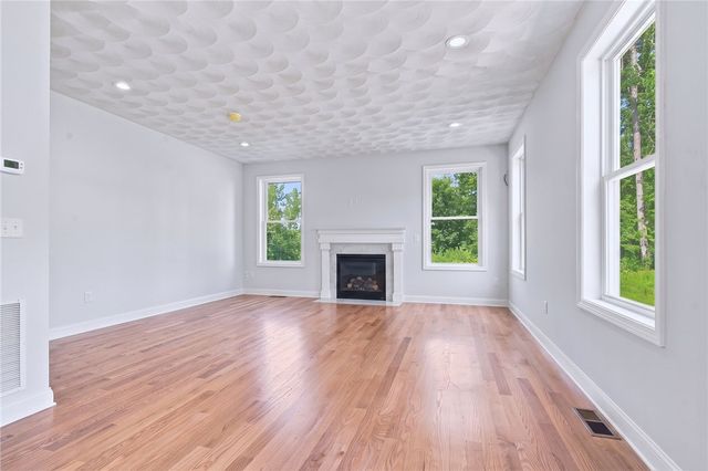 18 Koutsogiane Drive, Cranston, RI 02920