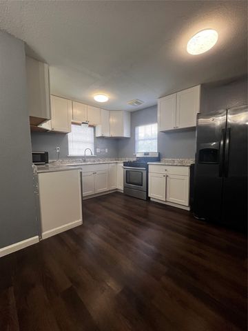 210 Kean, Ladonia, TX 75449