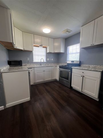 210 Kean, Ladonia, TX 75449