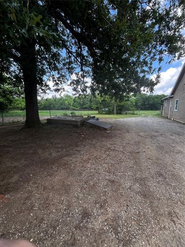 210 Kean, Ladonia, TX 75449