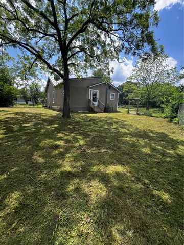 210 Kean, Ladonia, TX 75449