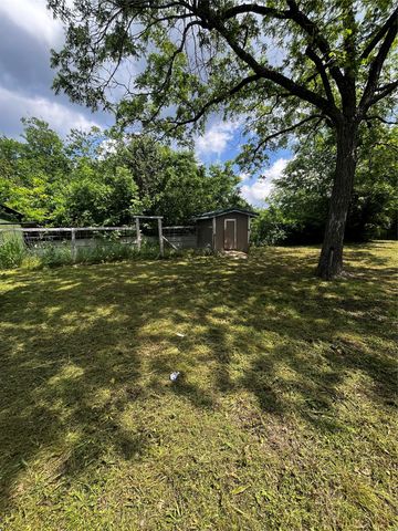 210 Kean, Ladonia, TX 75449