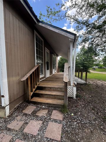 210 Kean, Ladonia, TX 75449