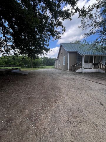 210 Kean, Ladonia, TX 75449