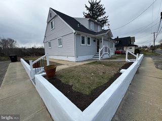 737 WATSONTOWN RD, Berlin, NJ 08009