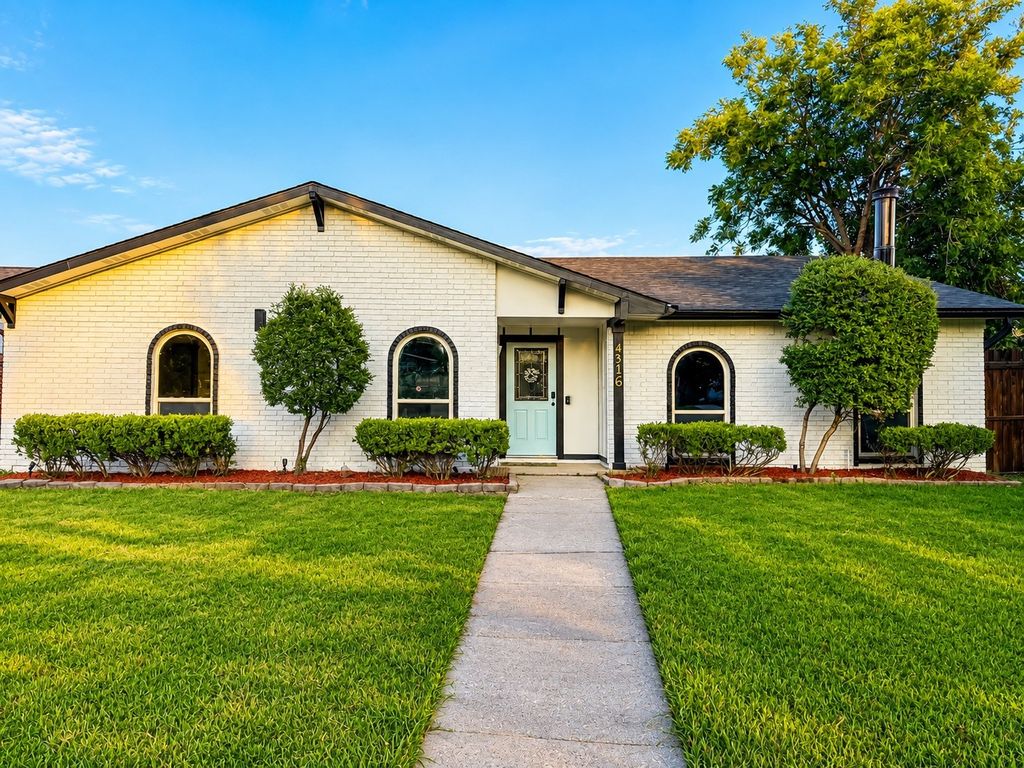 4316 Woodbluff Drive, Mesquite, TX 75150