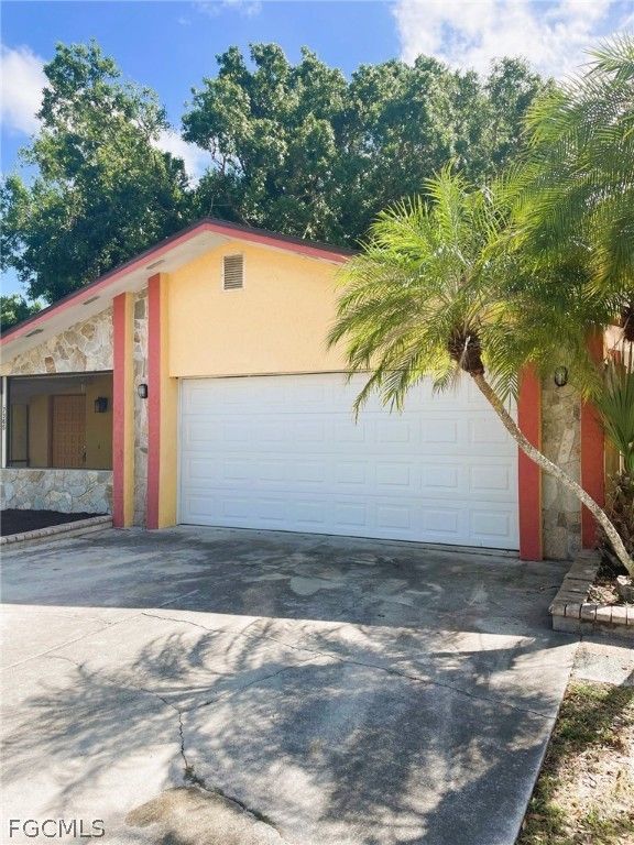7365 Coon RD, North Fort Myers, FL 33917