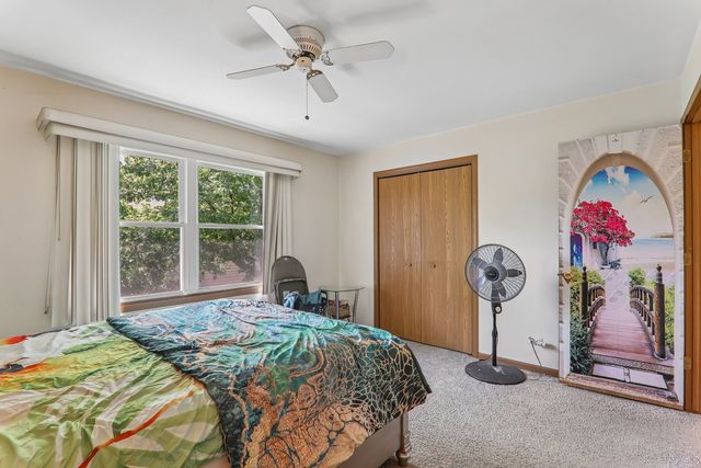 1938 N Jackson Street, Waukegan, IL 60087