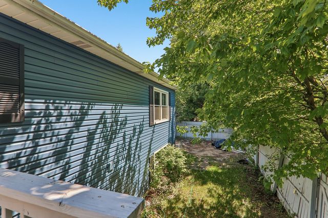 1938 N Jackson Street, Waukegan, IL 60087