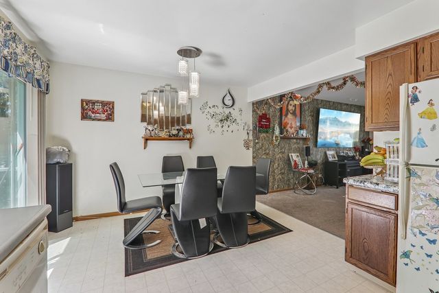 1938 N Jackson Street, Waukegan, IL 60087