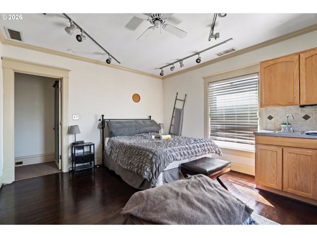 707 Ne 5TH St, Mc Minnville, OR 97128
