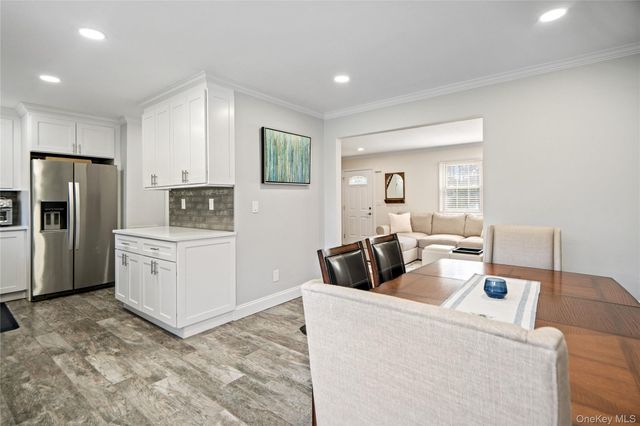 19 Paine Commons 19, Yaphank, NY 11980