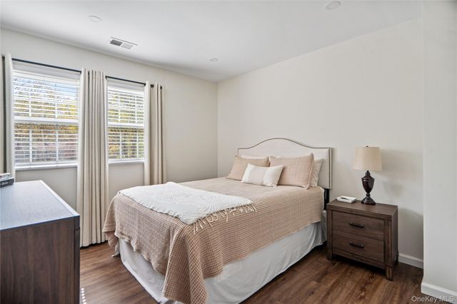 19 Paine Commons 19, Yaphank, NY 11980