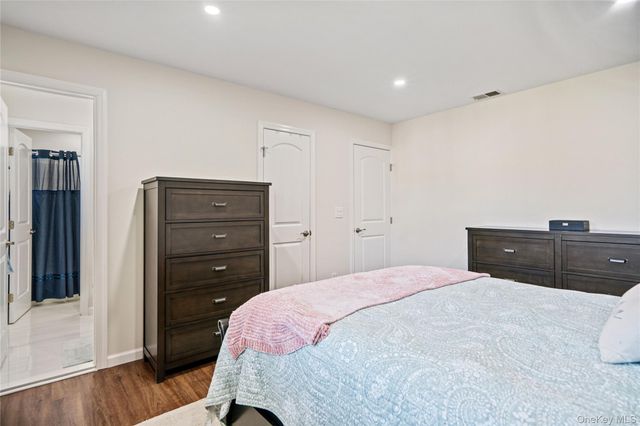 19 Paine Commons 19, Yaphank, NY 11980
