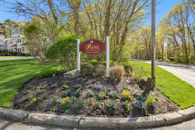 19 Paine Commons 19, Yaphank, NY 11980
