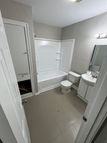6017 Canal Boulevard, Shreveport, LA 71108