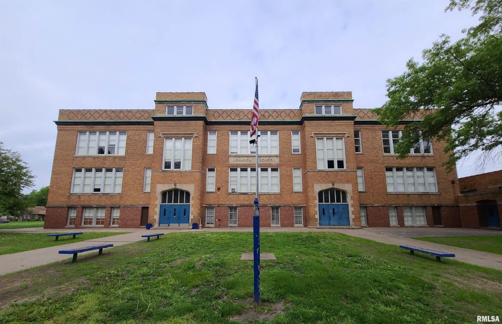 1730 WILKES Avenue # 28, Davenport, IA 52804