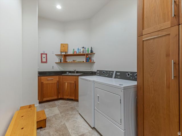 1932 E CHARLESTON LN, Holladay, UT 84121