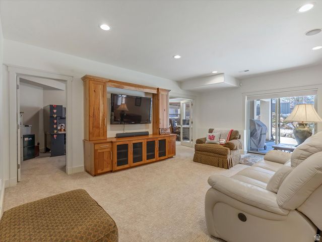 1932 E CHARLESTON LN, Holladay, UT 84121