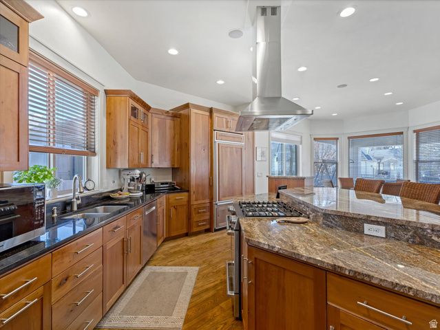 1932 E CHARLESTON LN, Holladay, UT 84121