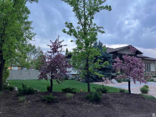 1932 E CHARLESTON LN, Holladay, UT 84121