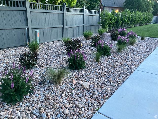 1932 E CHARLESTON LN, Holladay, UT 84121