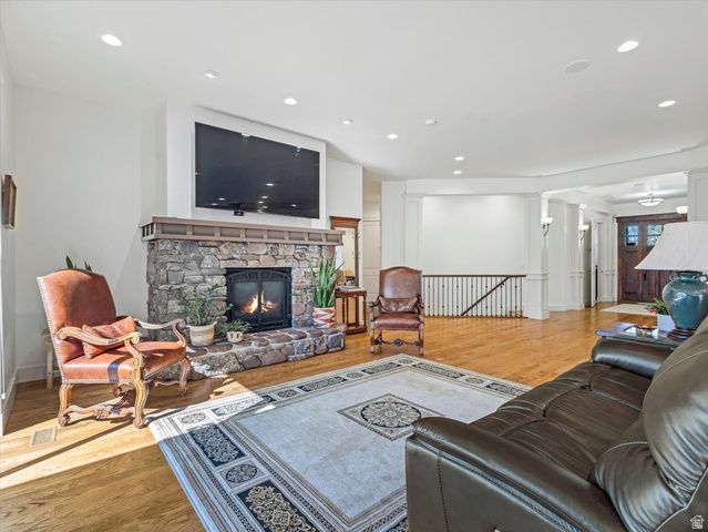 1932 E CHARLESTON LN, Holladay, UT 84121