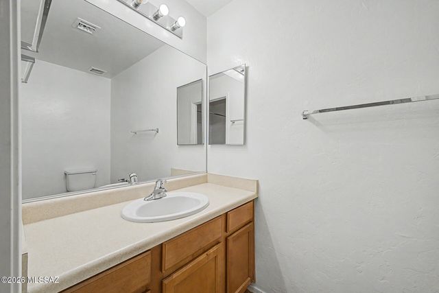 4000 E Agate Knoll Drive, Tucson, AZ 85756