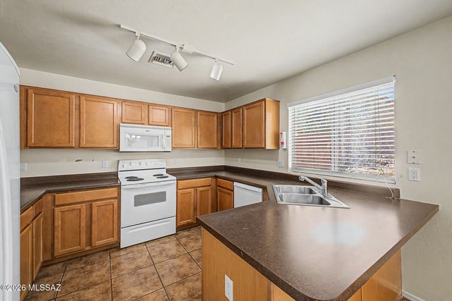 4000 E Agate Knoll Drive, Tucson, AZ 85756