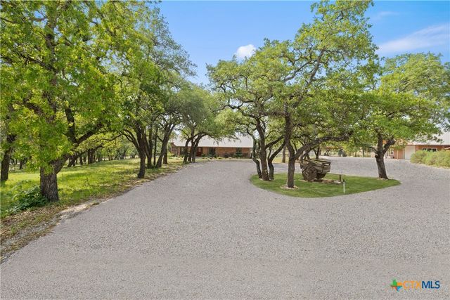 423 County Road 1010, Lampasas, TX 76550