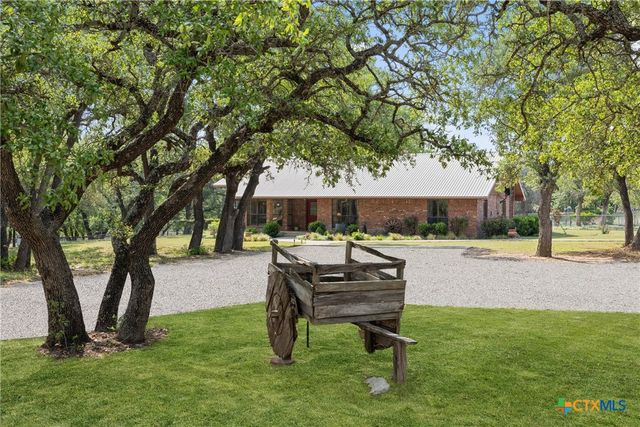 423 County Road 1010, Lampasas, TX 76550