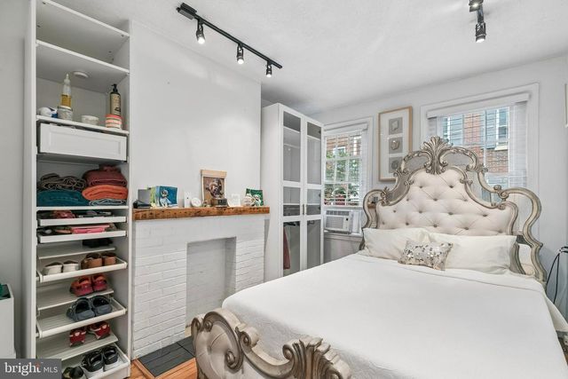 320 S JUNIPER ST, Philadelphia, PA 19107