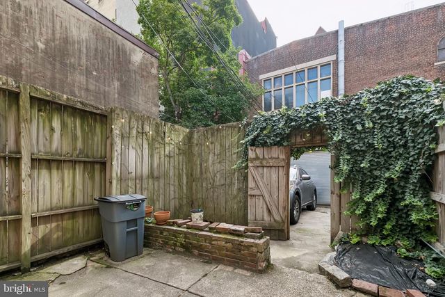 320 S JUNIPER ST, Philadelphia, PA 19107