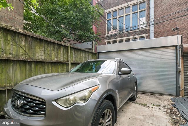 320 S JUNIPER ST, Philadelphia, PA 19107