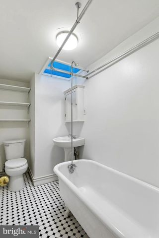 320 S JUNIPER ST, Philadelphia, PA 19107