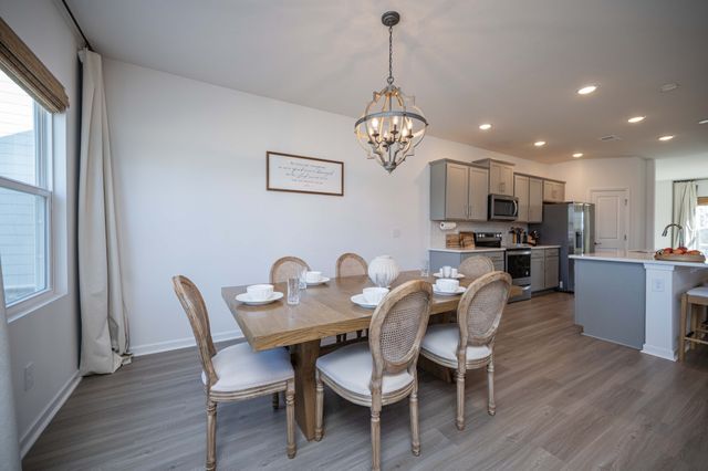 223 Land Breeze Dr, La Vergne, TN 37086