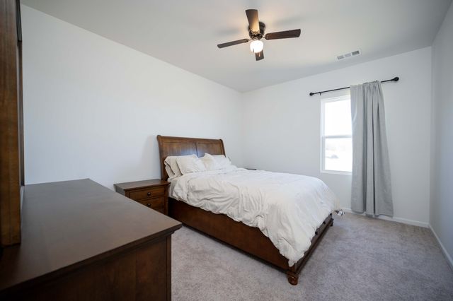 223 Land Breeze Dr, La Vergne, TN 37086