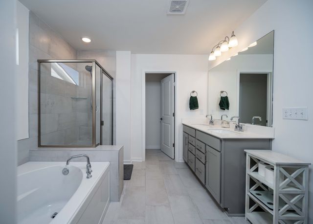 223 Land Breeze Dr, La Vergne, TN 37086