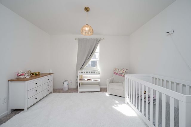 223 Land Breeze Dr, La Vergne, TN 37086