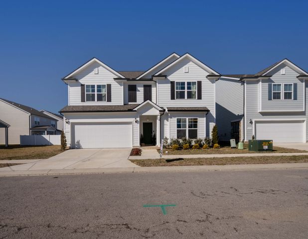 223 Land Breeze Dr, La Vergne, TN 37086