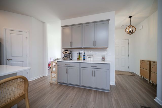 223 Land Breeze Dr, La Vergne, TN 37086