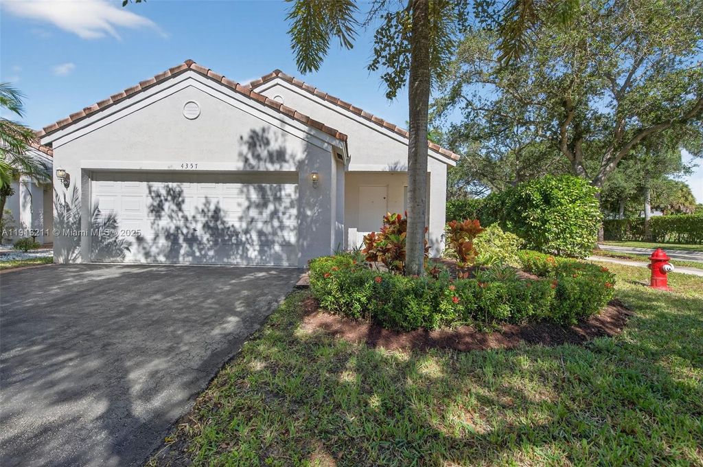 4357 Magnolia Ridge Dr, Weston, FL 33331